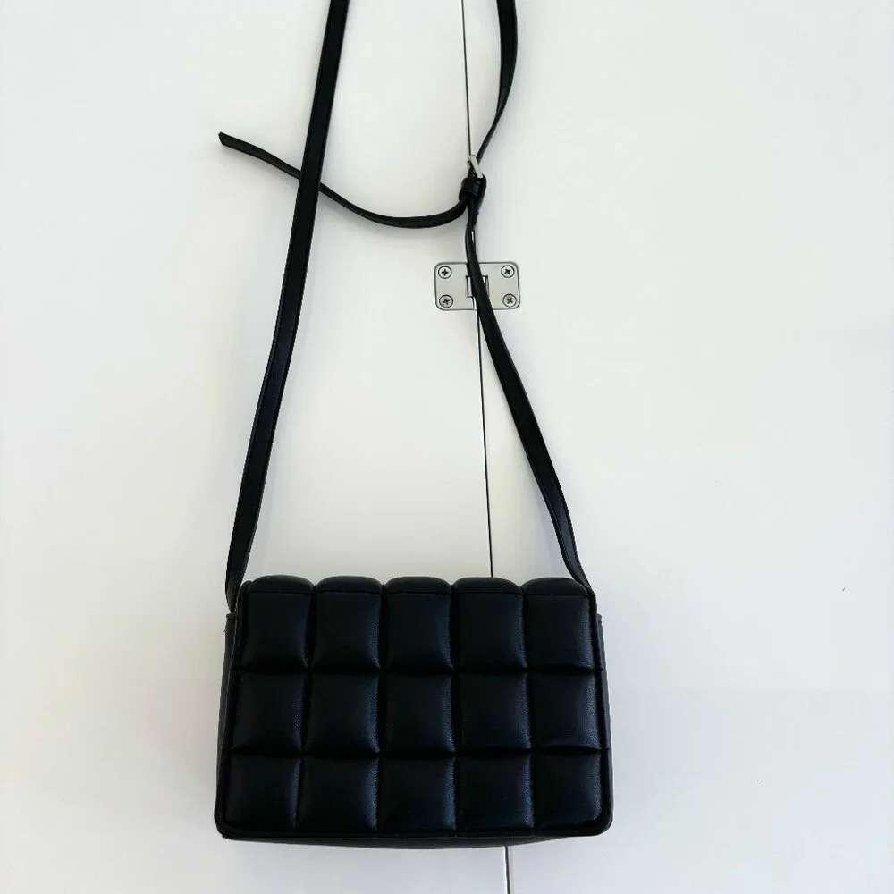 Small bag - Picture 1 of 2